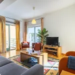 Marina Breeze With Pool - 900m From The *