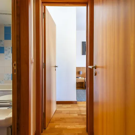 Daire Marina Breeze With Pool - 900m From The