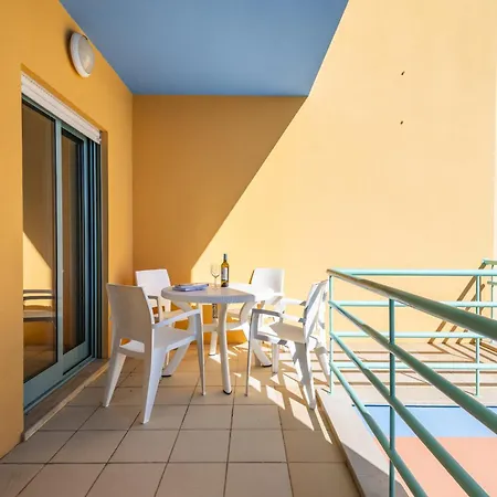 Marina Breeze With Pool - 900m From The Albufeira
