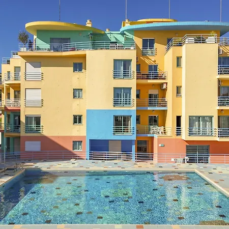 Marina Breeze With Pool - 900m From The Daire