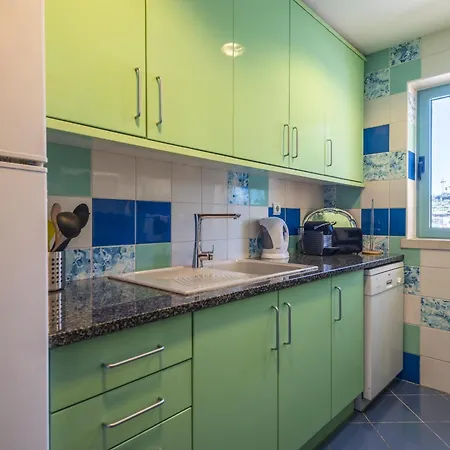 Appartamento Marina Breeze With Pool - 900m From The *