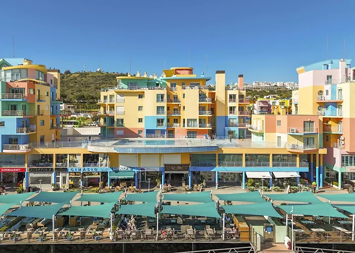 Marina Breeze With Pool - 900m From The *